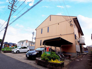 ファミーユあじま