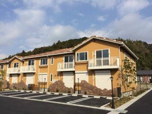 センタービレッジ E102号-1