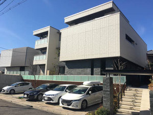 Ｂｒｉｇｈｔ　Ｈｉｌｌｓ　Ｉｋｅｓｈｉｔａ