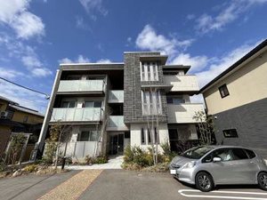 アビタシオン上小松 0102号-1