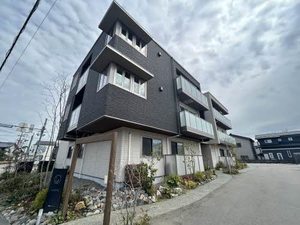 Ｌａｃｈｉｃ（ラシック） 0105号-1