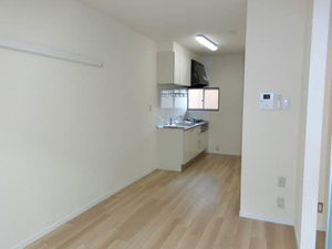 パインヒルズ B102号-3