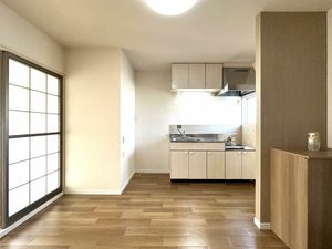 ファミールヒナ B203号-3