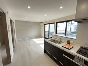 メゾン・フローラ B102号-2