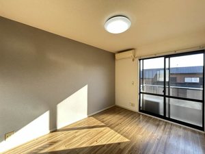 ＥＭＰＯＲＩＵＭ 0202号-3