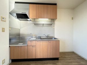 ＥＭＰＯＲＩＵＭ 0202号-8