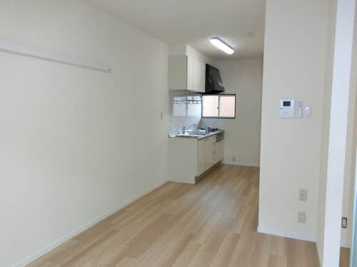 パインヒルズ B102号-3