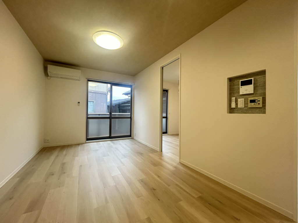 アクシス B103号-2