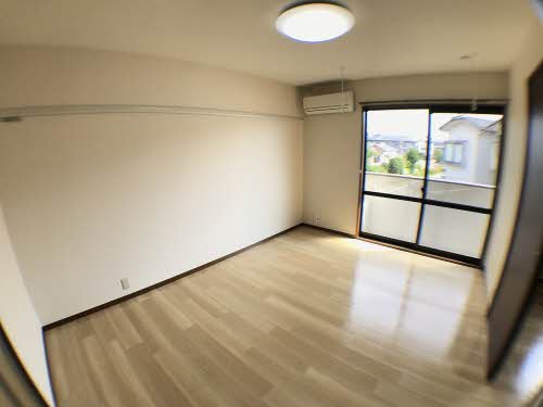 グッドライフ元町 E201号-3