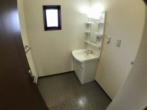 グッドライフ元町 E201号-9