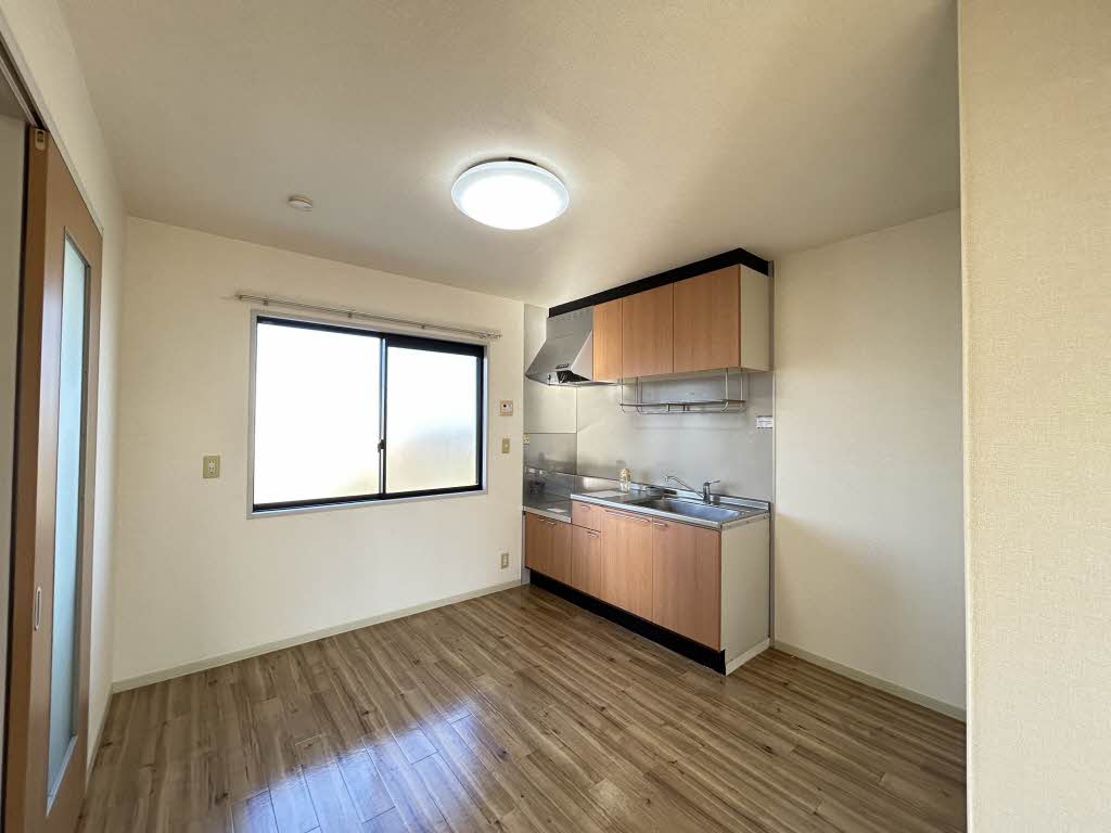 ＥＭＰＯＲＩＵＭ 0202号-6