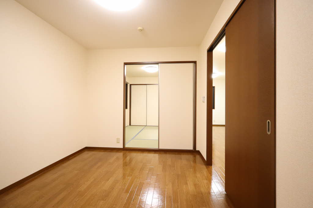 クレストコート　Ｃ棟 C102号-5