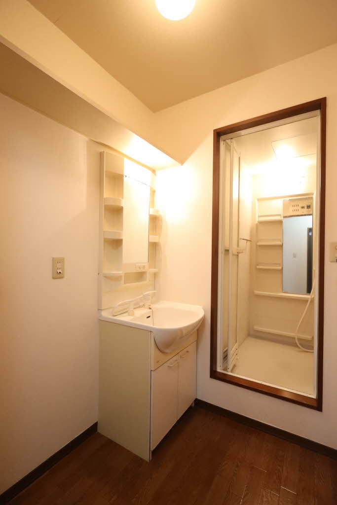 クレストコート　Ｃ棟 C102号-11