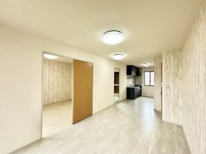 ファミール羽根 C102号-3