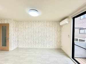 ファミール羽根 C102号-4