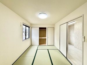 ファミール羽根 C102号-11