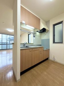 シャーメゾン枇杷坂 B102号-2