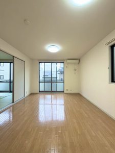 シャーメゾン枇杷坂 B102号-3