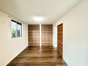 Ｎｏｒｔｈ　Ａｖｅｎｕｅ 0102号-7