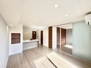 ラフ　アンド　タフ　向山 0203号-2