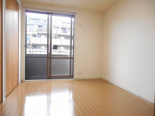 ロイヤルプラムガーデン D202号-3