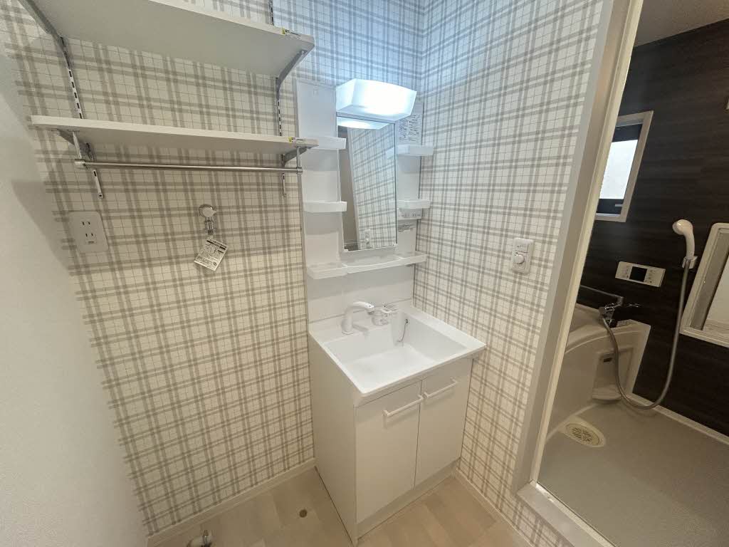 メゾン・ラフィーネ A102号-6