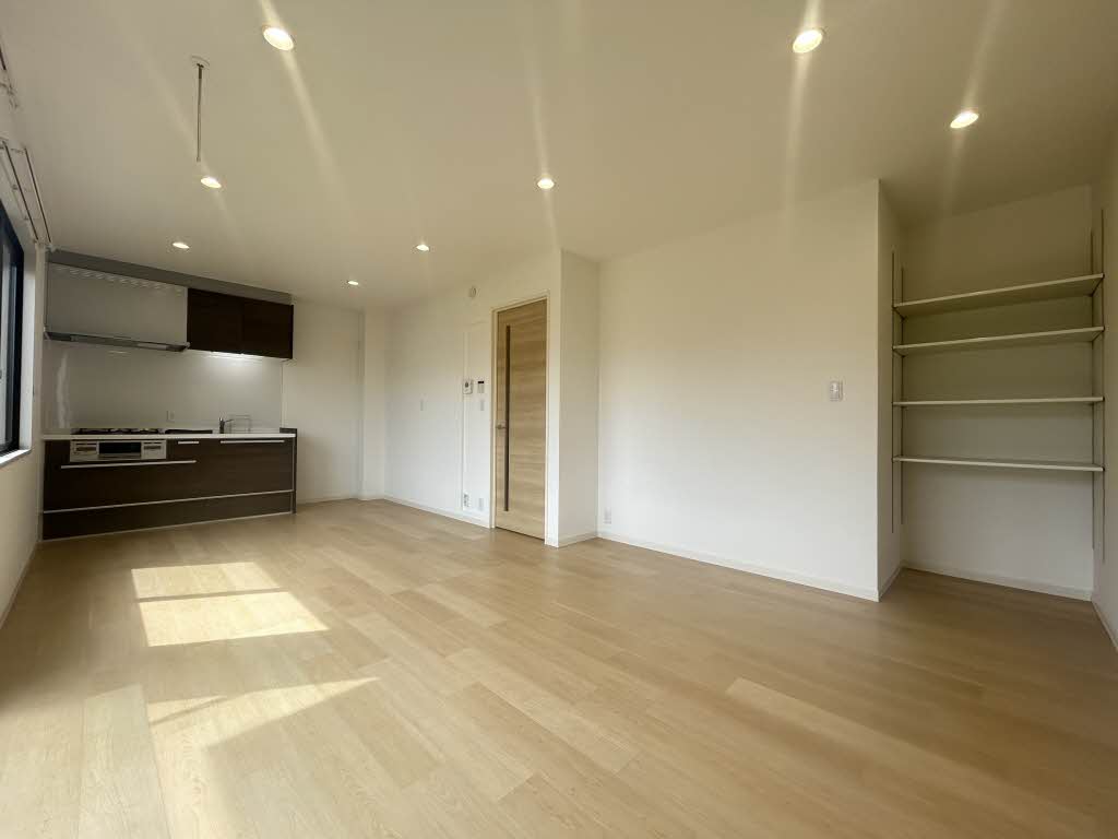 メゾン・ラフィーネ A102号-13