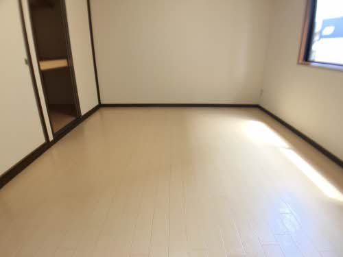 ファミール羽根 B102号-5