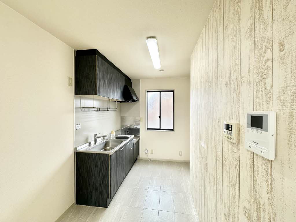 ファミール羽根 C102号-5