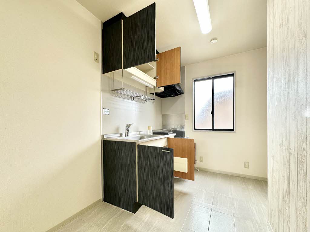 ファミール羽根 C102号-7