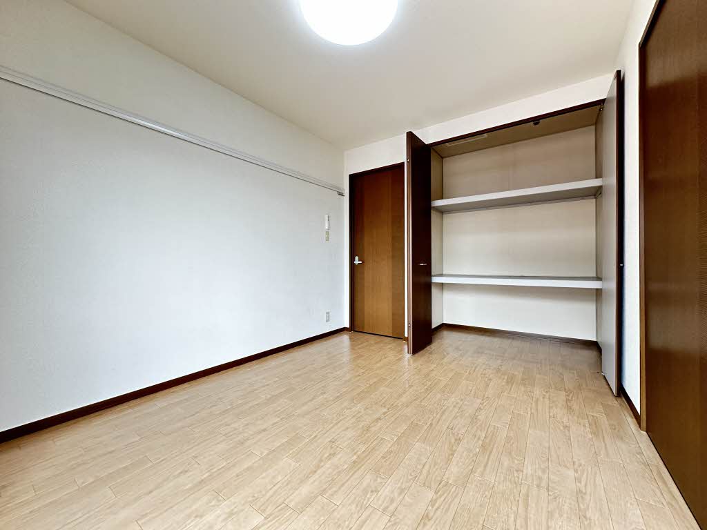 シャーメゾンブロード B202号-8