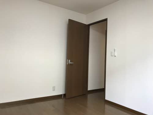 セゾン紺屋田 B101号-5
