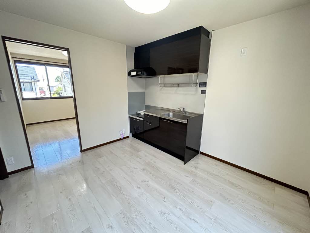 フォレストエバーInn E202号-2