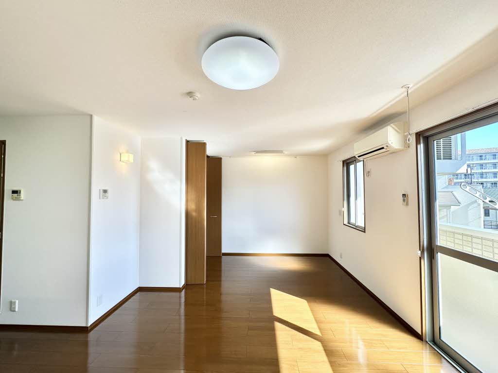 Ｑｕｅｅｎ’ｓ　Ｉｓｌａｎｄ 0205号-4