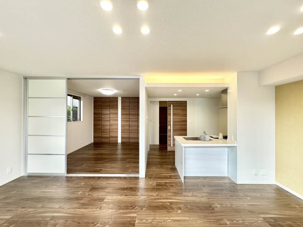 Ｎｏｒｔｈ　Ａｖｅｎｕｅ 0102号-2