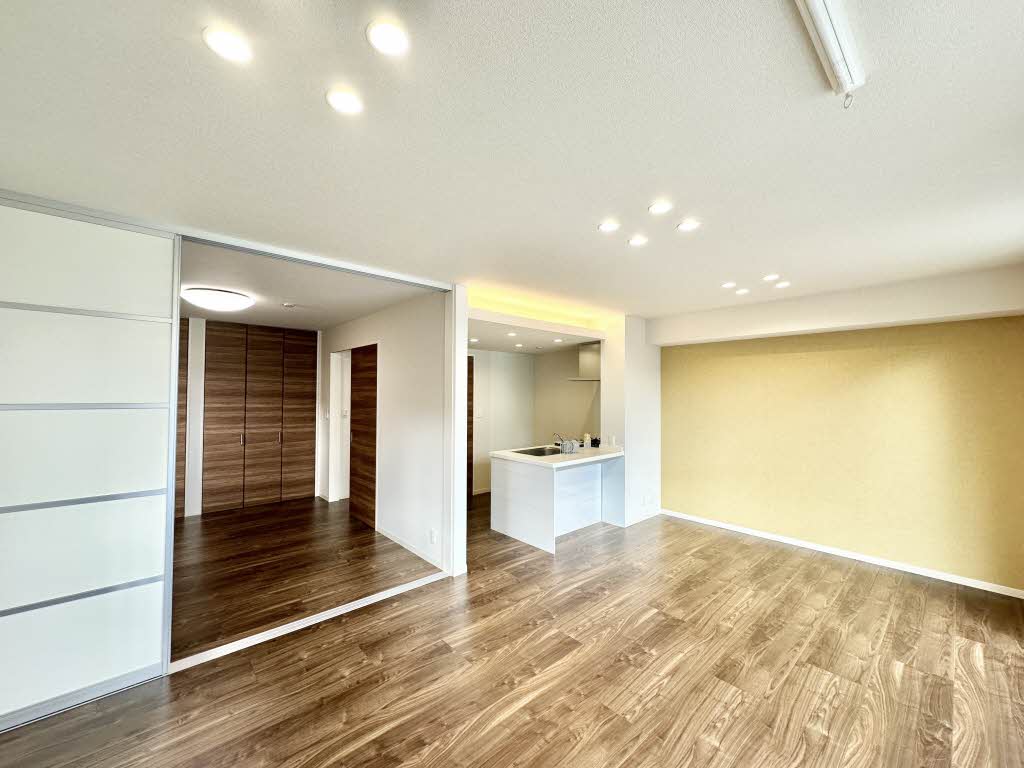 Ｎｏｒｔｈ　Ａｖｅｎｕｅ 0102号-3