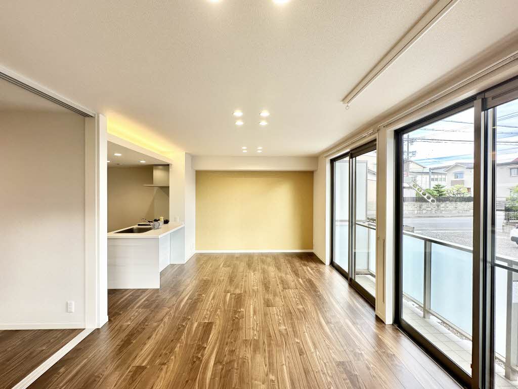 Ｎｏｒｔｈ　Ａｖｅｎｕｅ 0102号-4