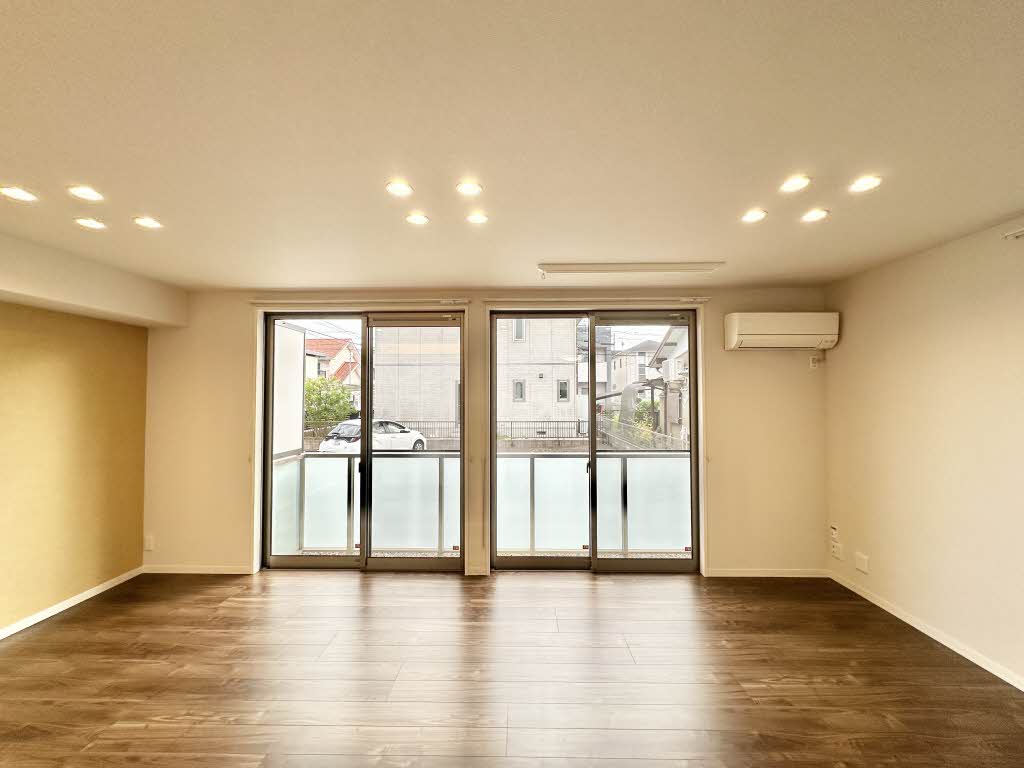 Ｎｏｒｔｈ　Ａｖｅｎｕｅ 0102号-5