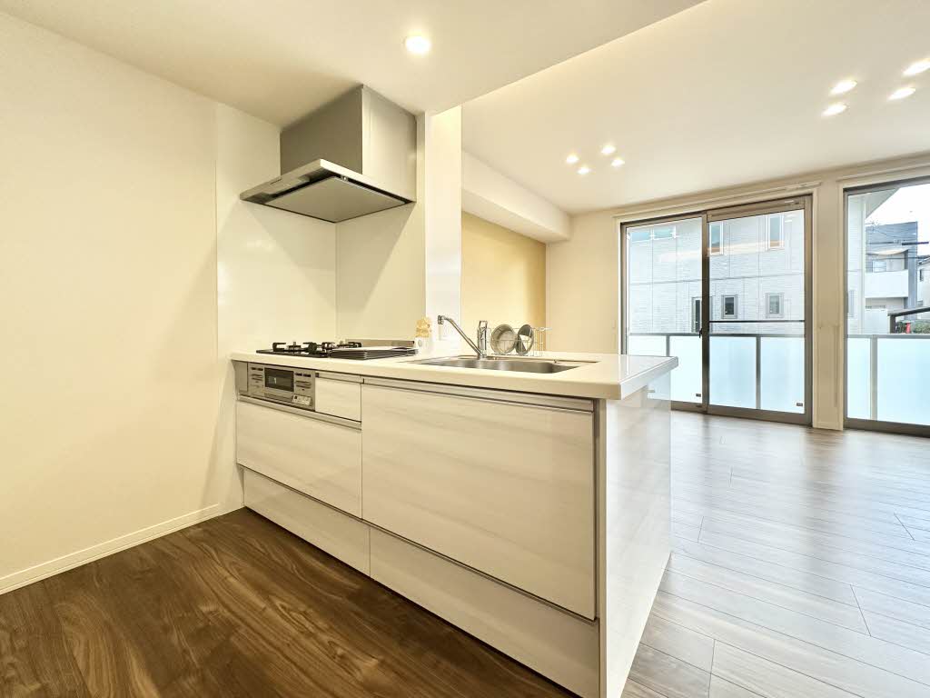 Ｎｏｒｔｈ　Ａｖｅｎｕｅ 0102号-6