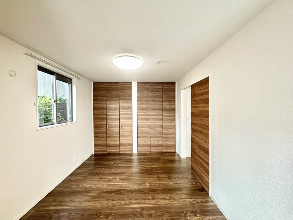 Ｎｏｒｔｈ　Ａｖｅｎｕｅ 0102号-7