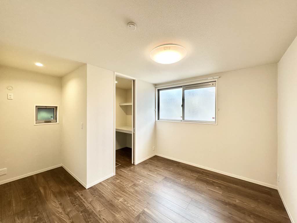 Ｎｏｒｔｈ　Ａｖｅｎｕｅ 0102号-9