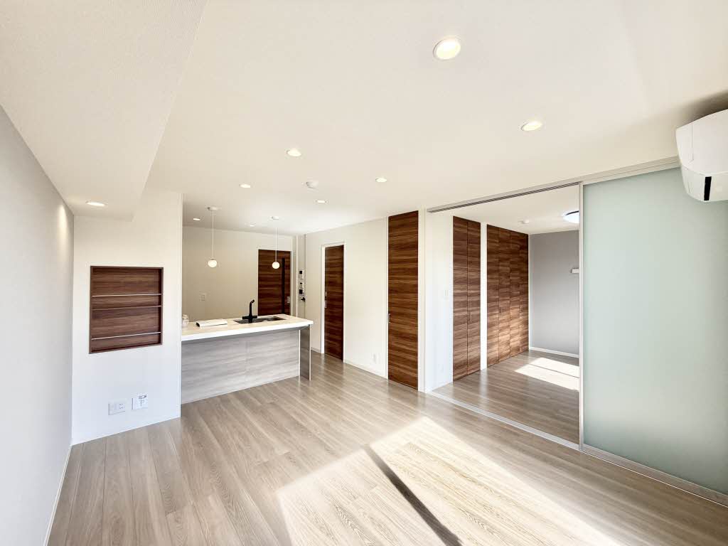 ラフ　アンド　タフ　向山 0203号-2