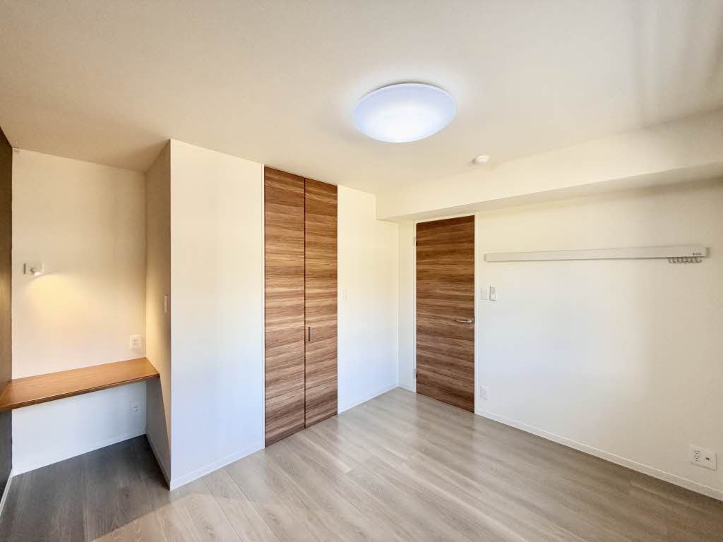 ラフ　アンド　タフ　向山 0203号-8