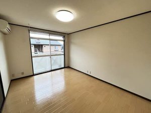 クレセントモール E202号-2