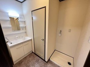 クレセントモール E202号-9