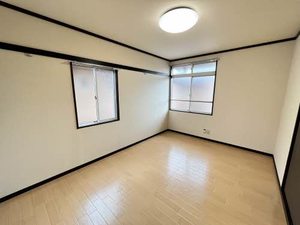 クレセントモール E202号-14