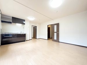 カーサ江島 B102号-5