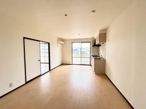 リバーサイド徳重 A201号-2