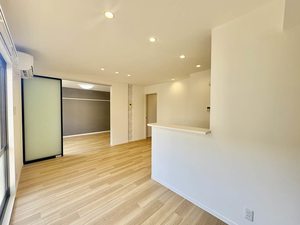 メリースクエア C102号-2