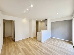 メリースクエア C102号-3